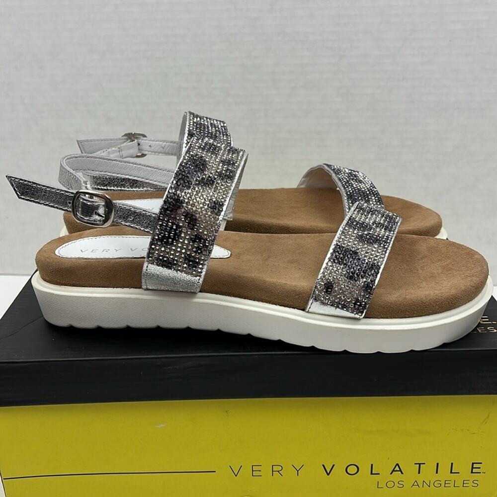 Very Volatile Hotness White Silver Leopard Sandals Flats Size 7 - Picture 5 of 9